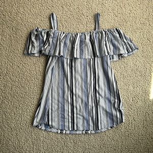 Cable & Gauge off shoulder top